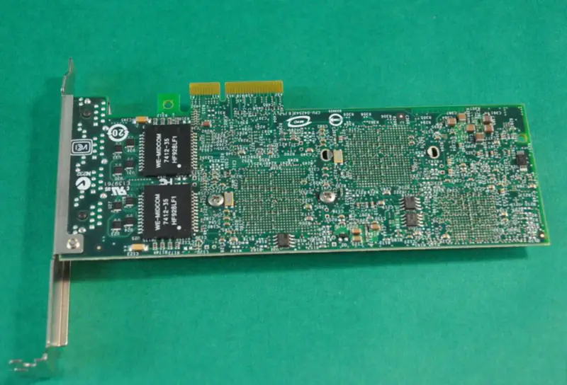 Intel ギガビット VT クアッドポート・ギガビット・イーサネット・ネットワーク・アダプタ 0YT674 9404PT 82575G