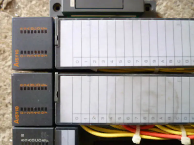 三菱 PLC A1SY10