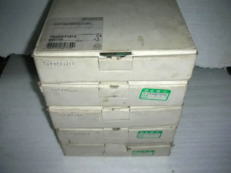 シュナイダーPLC TSXP47405