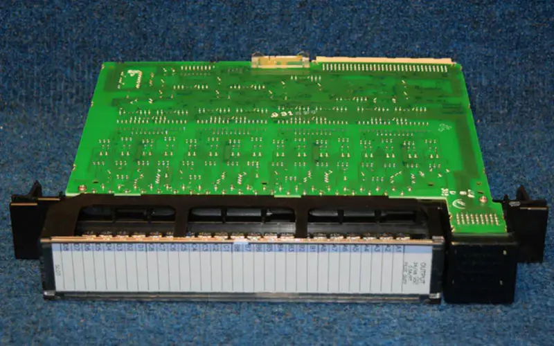 GE/ファナック IC697MDL750