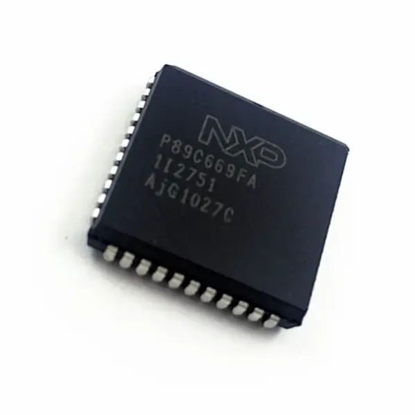 埋め込まれたマイクロコントローラーIC破片P89C669FA P89C669FA-S IC MCU 8BIT 96KBのフラッシュ44PLCC