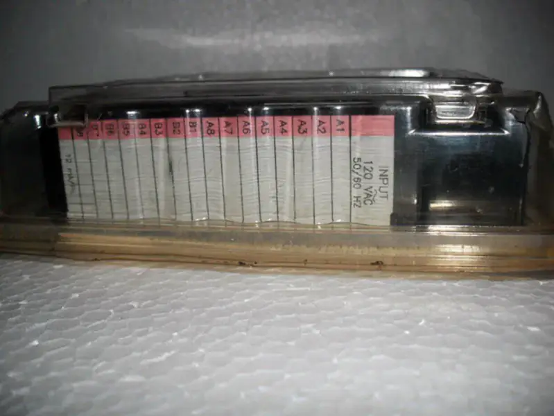 GEファナック IC693MDL240G