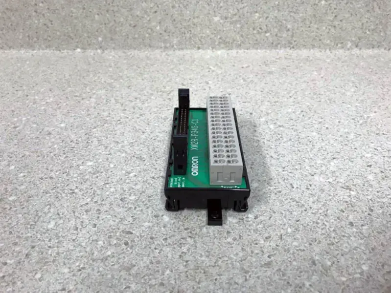 オムロン XW2R-P34G-C1