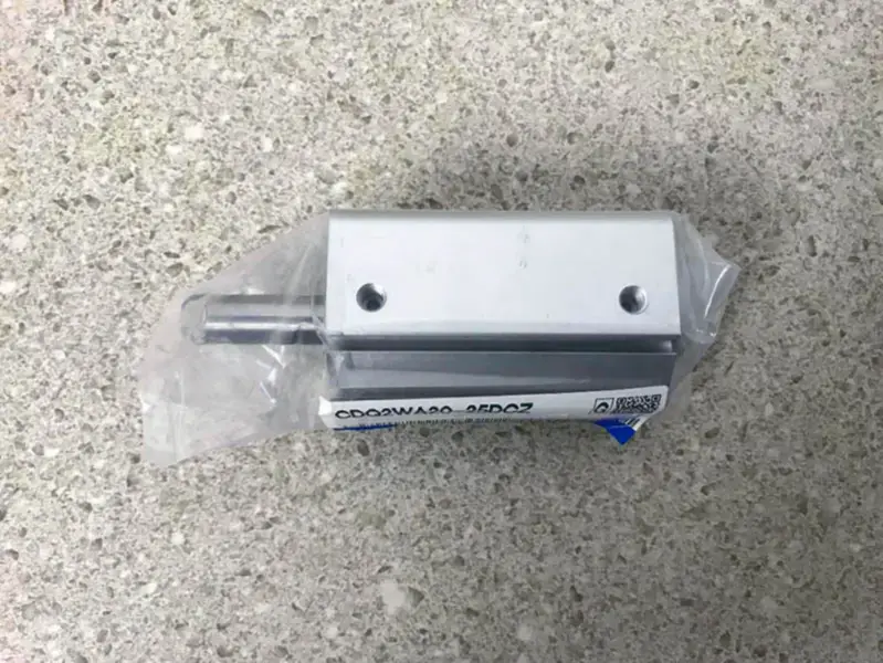 SMC CDQ2WA20-25Dcz