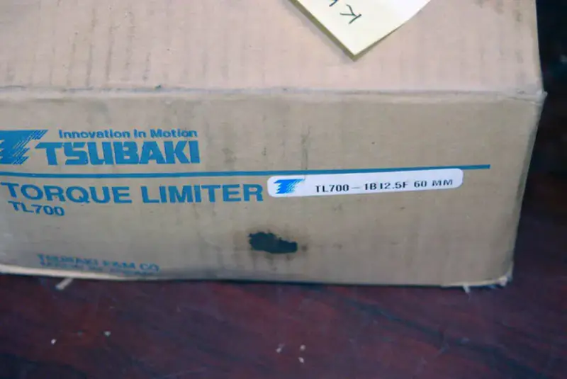 ツバキ TL700