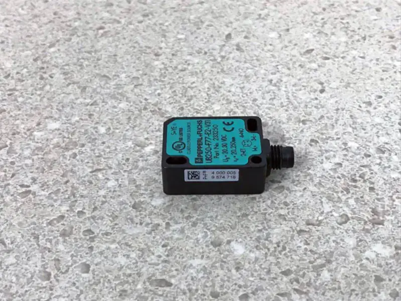 ペッパール＋フックス UB250-F77-E2-V31