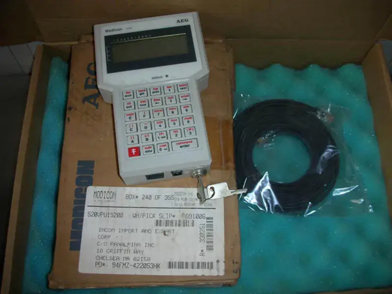 シュナイダーMODICON 520VPU19200