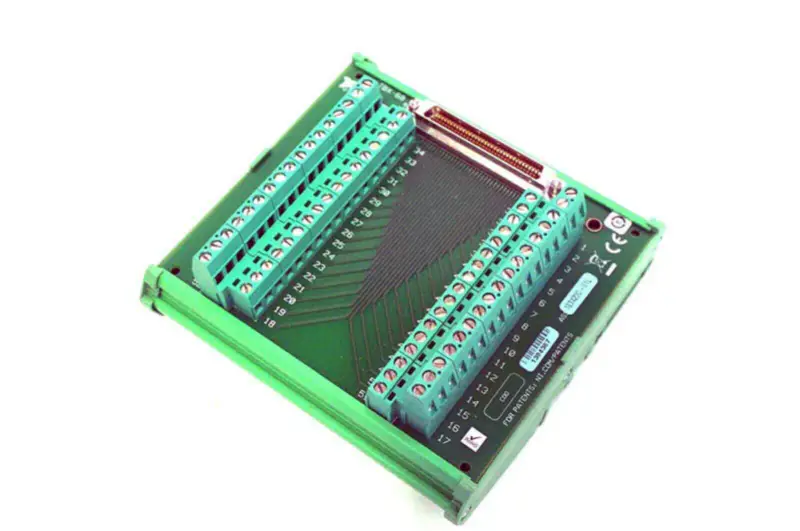 ナショナルインストゥルメント TBX68