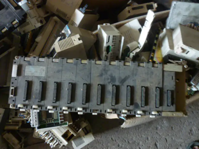 オムロン PLC C200HW-BI101