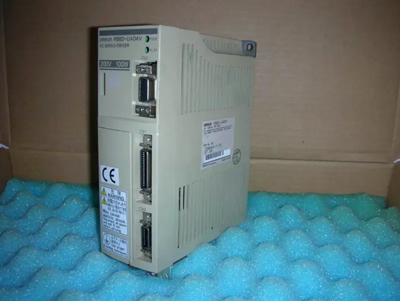 オムロン R88D-UA04V