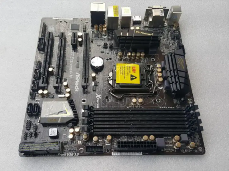ASROCK Z77 Extreme4-M Intel LGA 1155 DDR3 Z77 MATXマザーボード