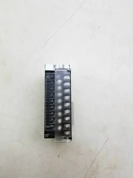 オムロン CJ1W-0D211