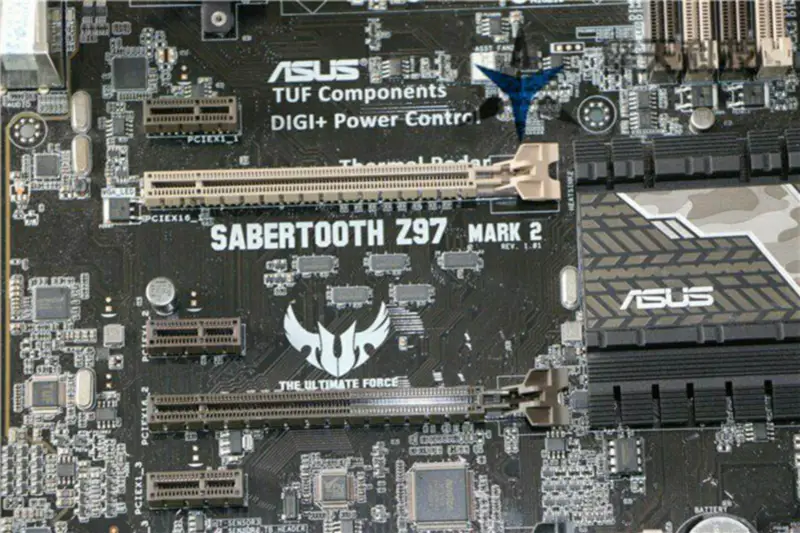 Asus SABERTOOTHZ97マザーボード
