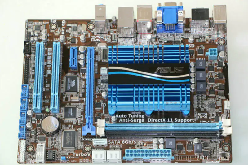 Asus E35M1-M マザーボード