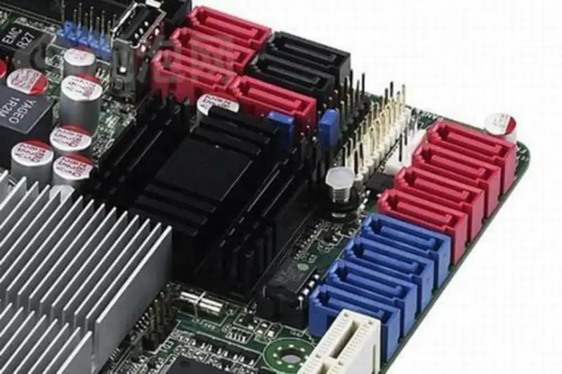 Asus Z8NA-D6 マザーボード