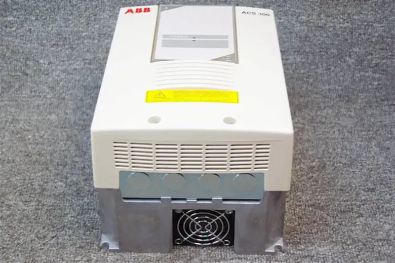 ABB ACS 300、ACS301-2P7-3 インバーター新しいボックス ACS301-2P7-3 のない