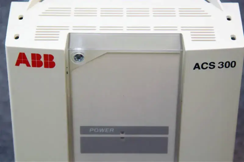 ABB ACS 300、ACS301-2P7-3 インバーター新しいボックス ACS301-2P7-3 のない