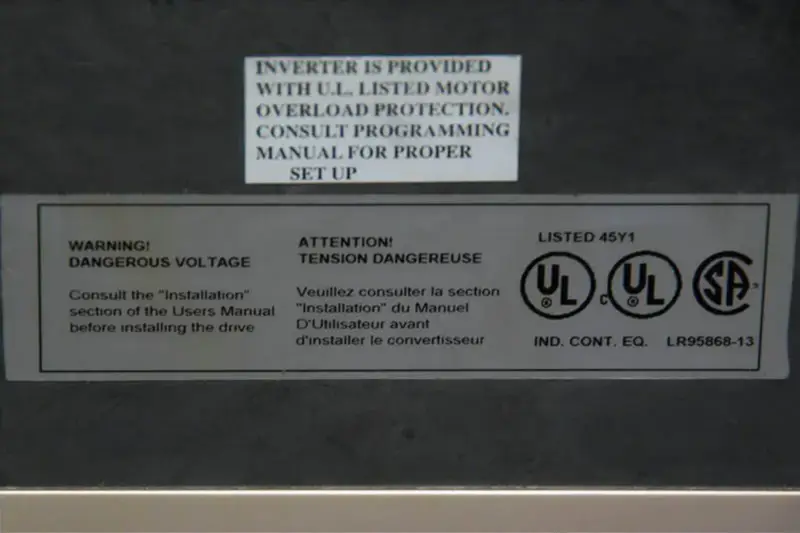 ABB ACS 300、ACS301-2P7-3 インバーター新しいボックス ACS301-2P7-3 のない