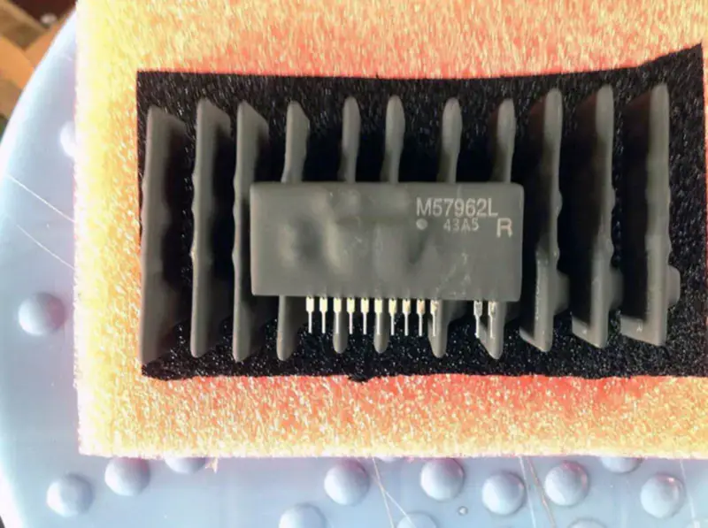 10 PCS 三菱 M57962L