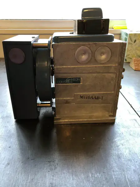 ジョンソンコントロールズ M110AAB-1