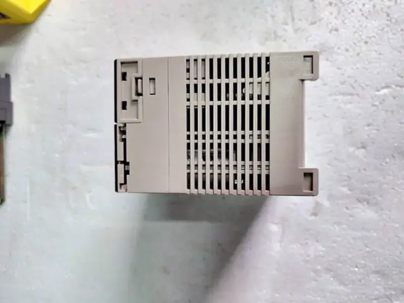 オムロン CS1H-CPU64H