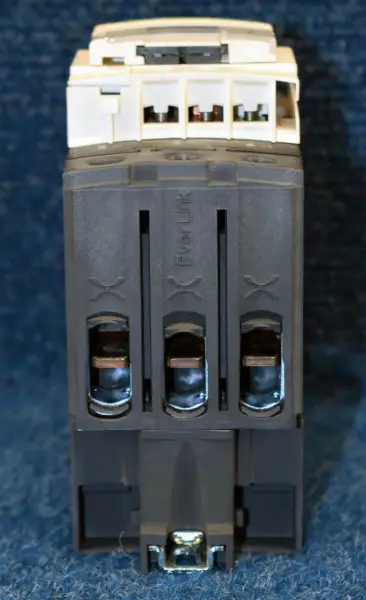 シュナイダーエレクトリック LC1D65AT7
