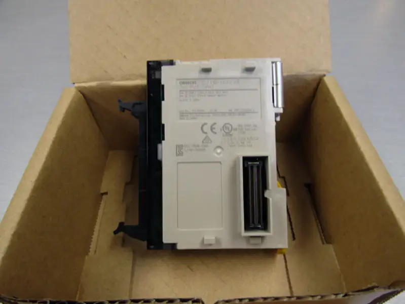 オムロンCJ1W-OD233