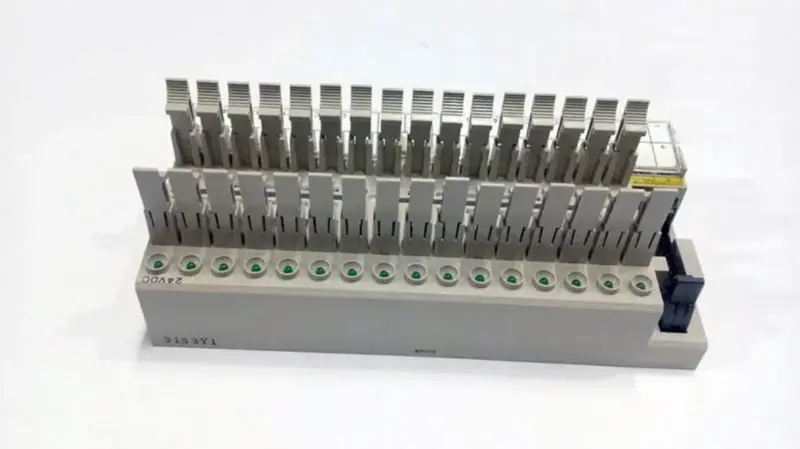オムロン株式会社 P7TF-OS16