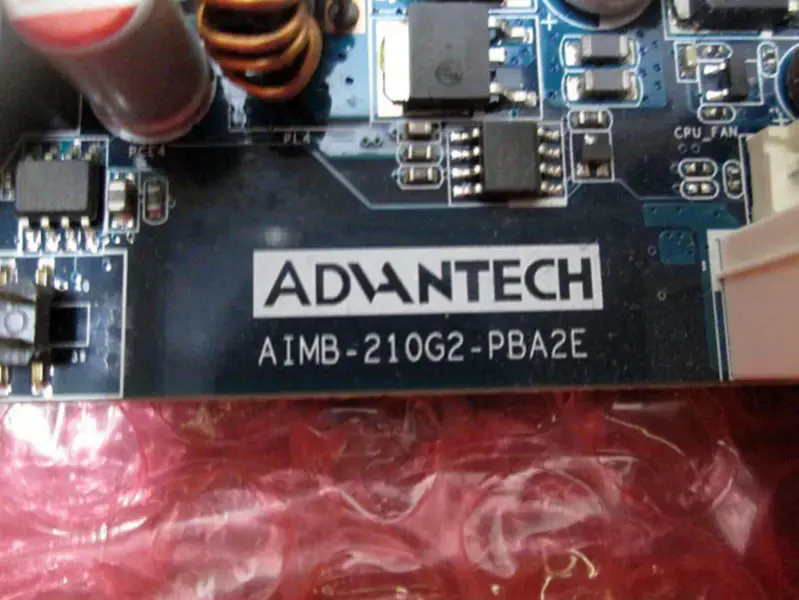 アドバンテック AIMB-210G2 AIMB-210G2-PBA2E