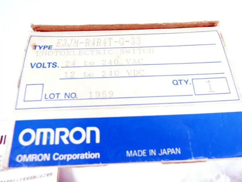 オムロン E3JM-R4R4T-G-33 光電センサ