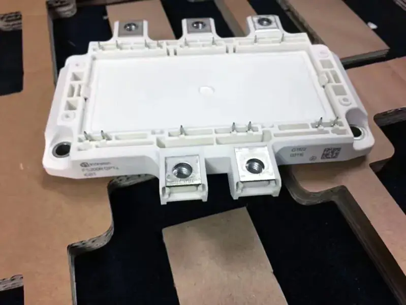 INFIENON FS200R12PT4 PLCモジュール