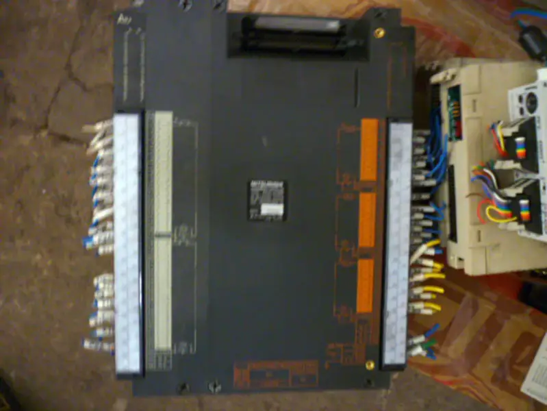 三菱 PLC AOJ2-E56DR