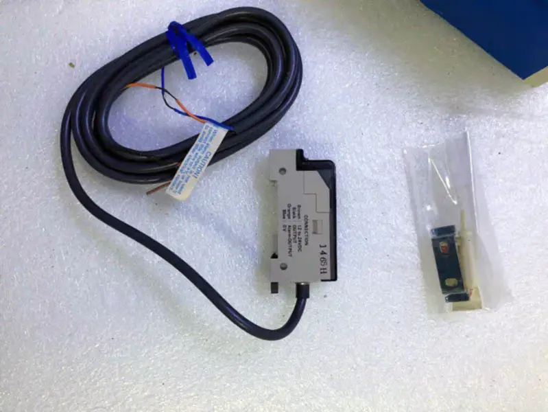 オムロン株式会社 E3C-JB4P