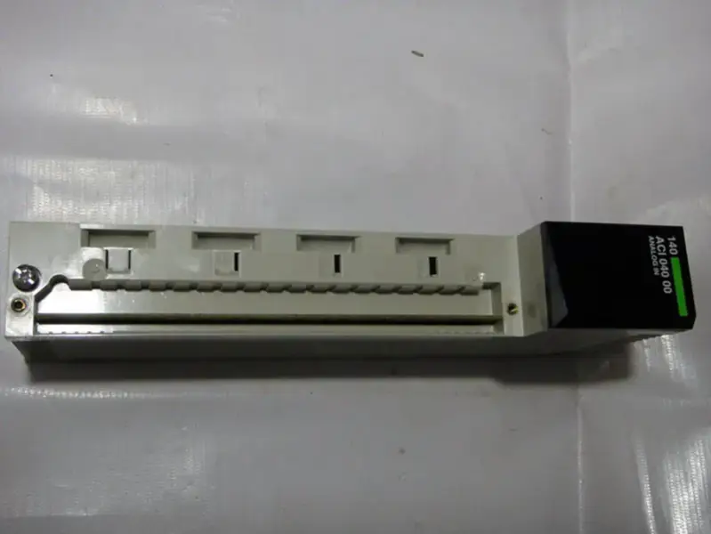 シュナイダーエレクトリックモディコン140ACI04000C