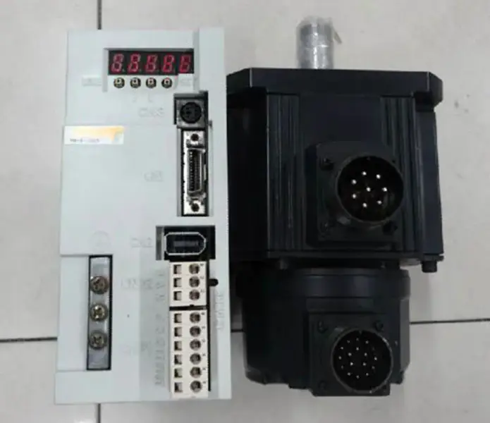 三菱 MR-E-100A HC-SFE102