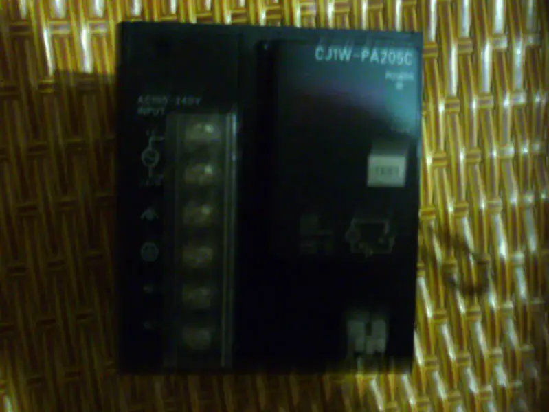 オムロンPC CJ1W-PA205C