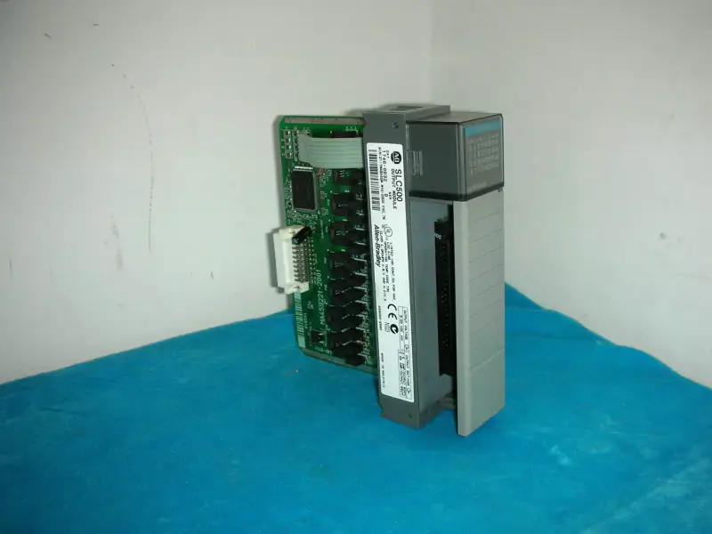 アレン・ブラドリーAB PLC1746-OB32