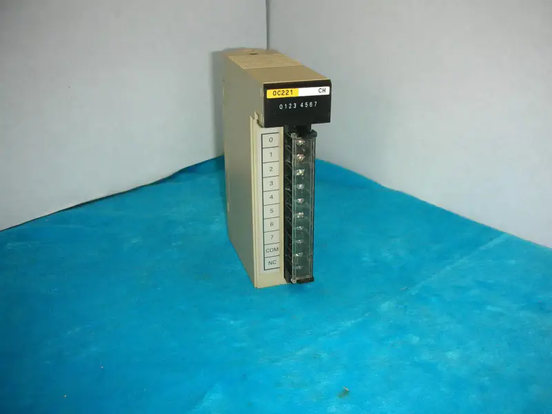 オムロン PLC C200H-OC221 8