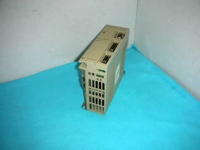 安川電機 SGD-01AS