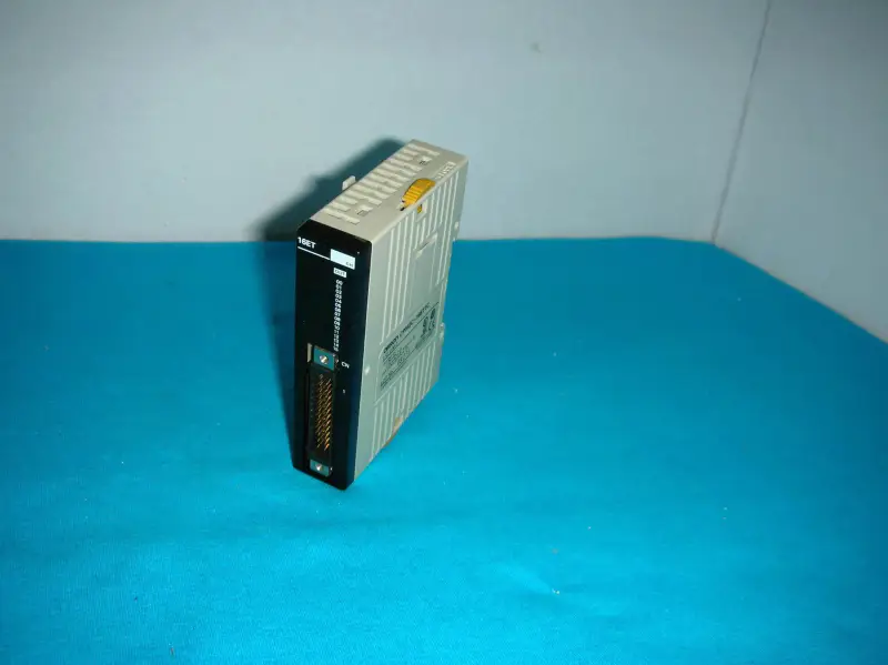 オムロン CPM2C-16ET1C