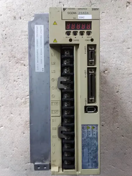 安川電機 2kw SGDM-20ADA