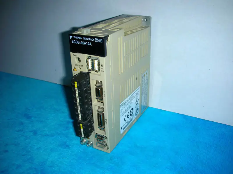 安川電機 SGDS-A5A12A