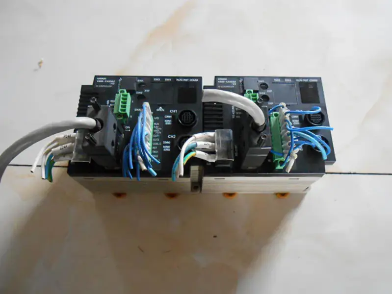 オムロン FC V680-CA5D02-V2