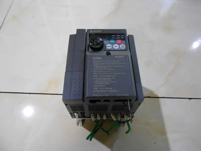三菱FR-D740-3.7K-CHT 3.7KW 380V
