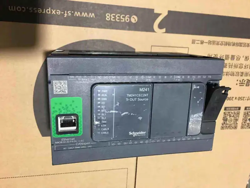 TM241CE24T シュナイダー