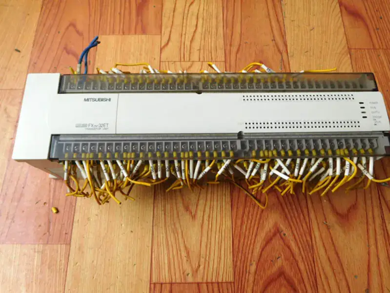 三菱 PLC FX2N-128MT-001