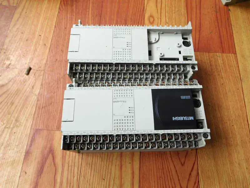 三菱 FX3GA-60MR-CM