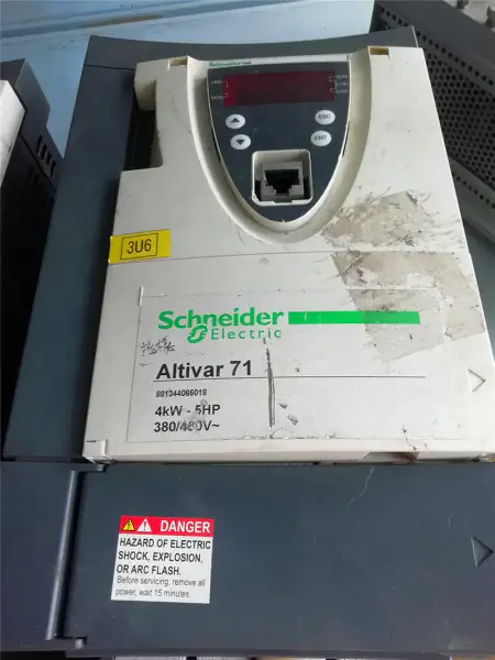 シュナイダーATV71HU40N4Z 380V 4KW