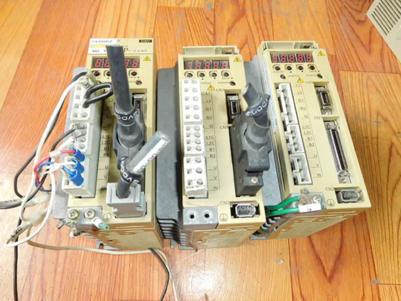 安川電機 SGDP-04AP