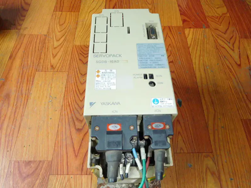 安川電機 SGDB-10ADG